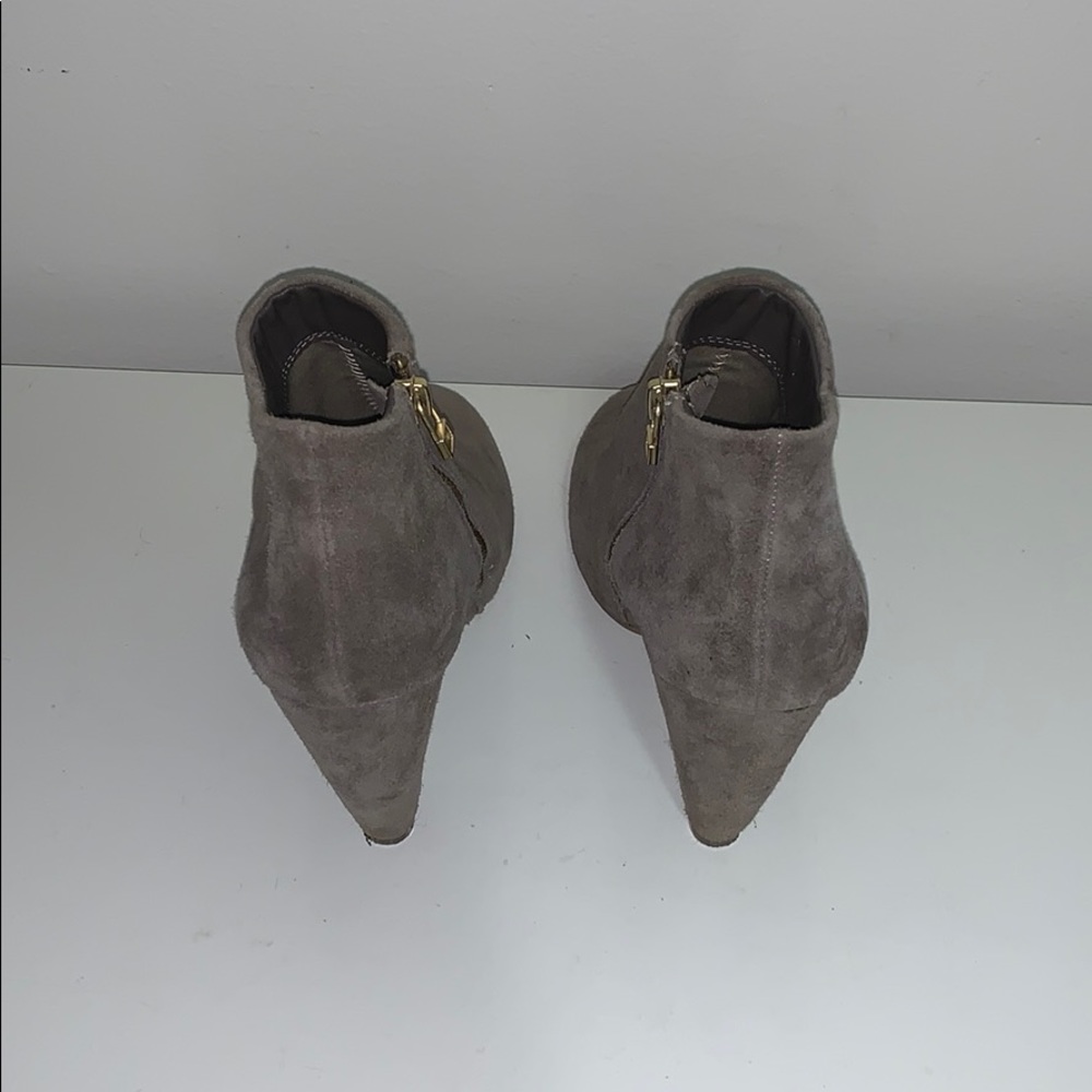 Steve Madden Suede Bootie- Size 8.5 - Picture 3 of 6